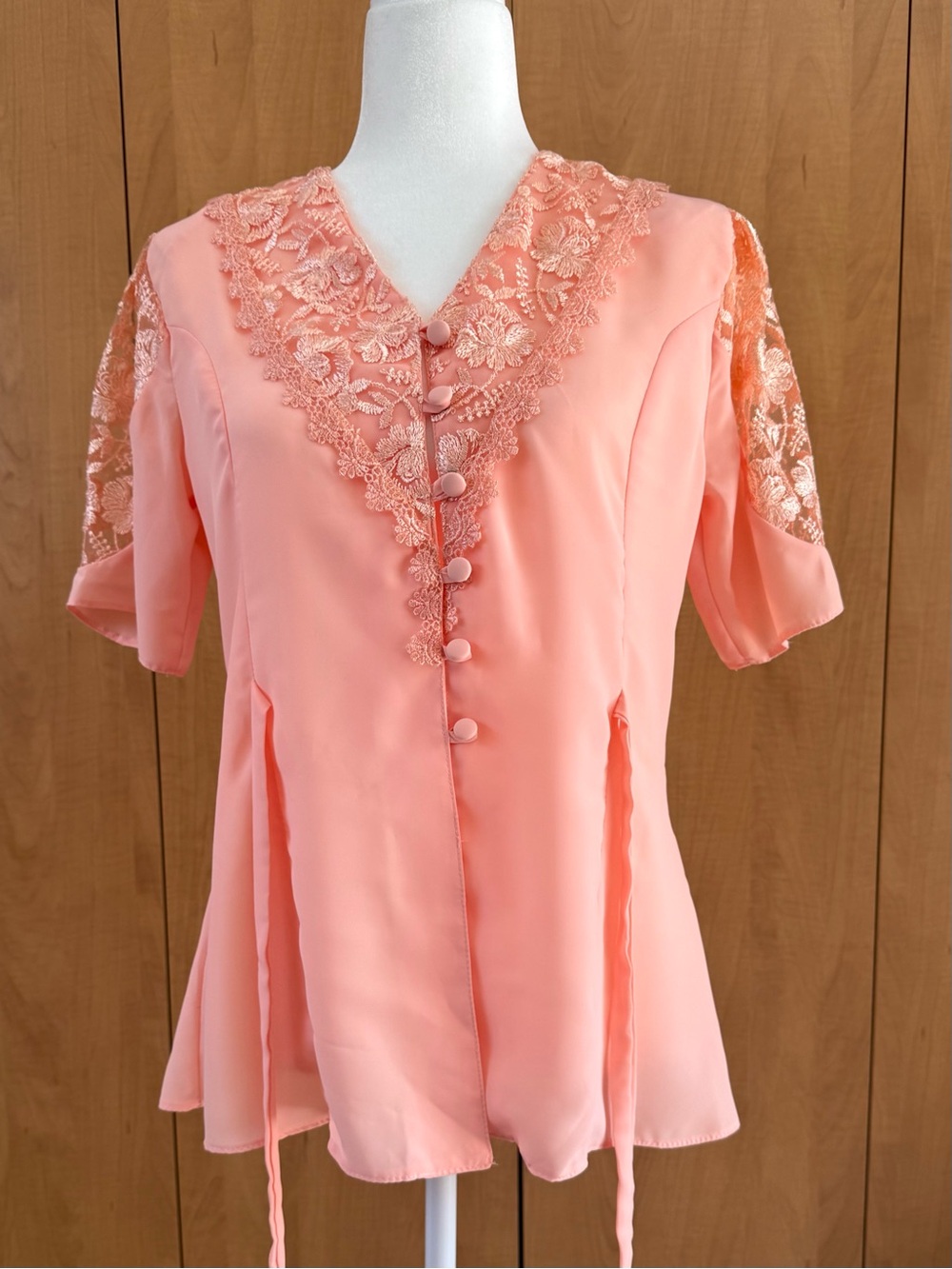Women's Peach Lace-Trim Button Front Blouse Sz. 6/8